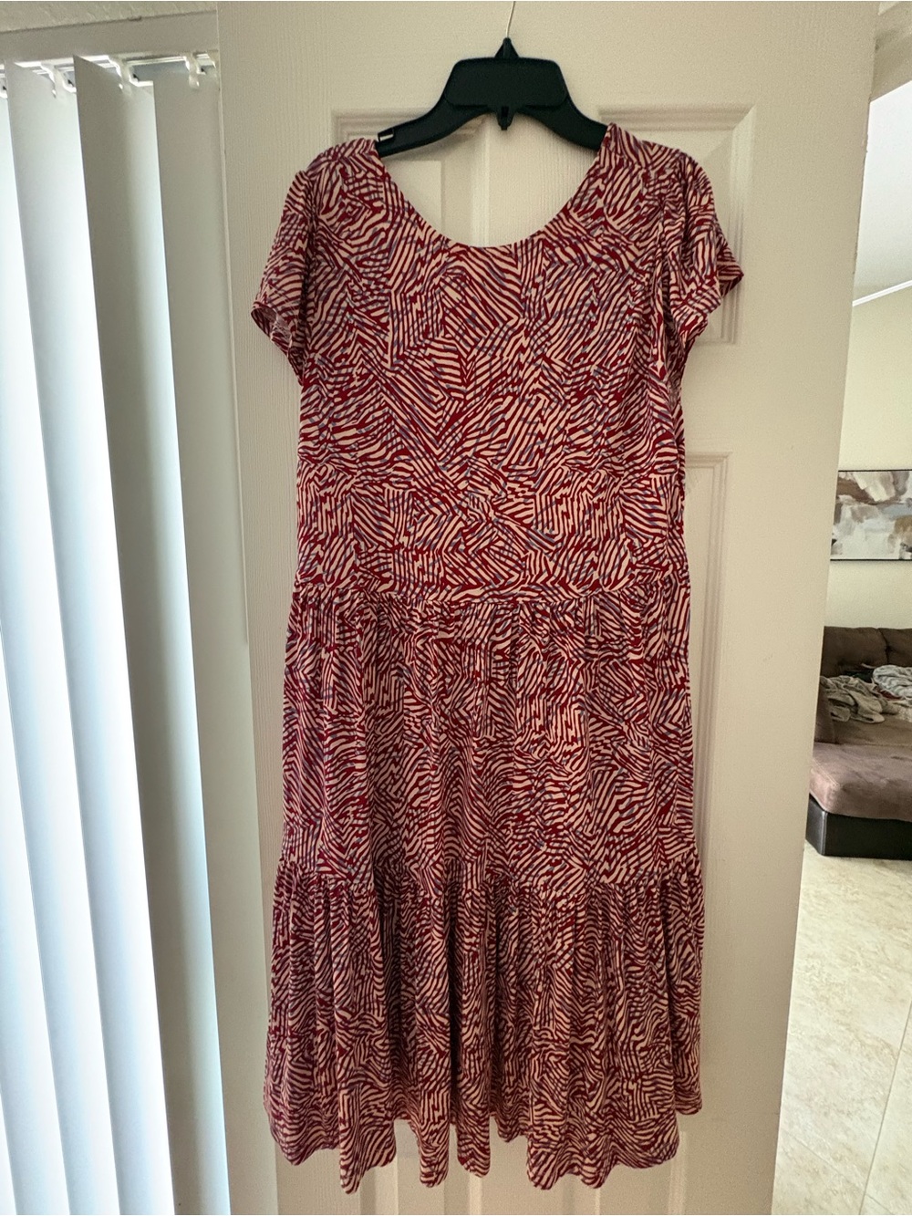 Floral-Style Red Patterned Short-Sleeve Midi Dress